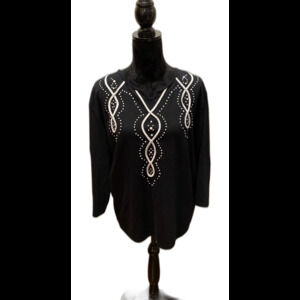 Southern Lady Blouse Size 1X ( measures larger)‎ Black w/ Gorgeous White Design